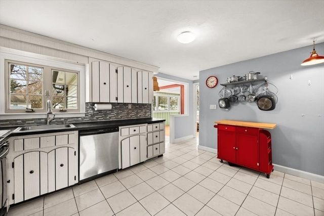 27 Suffolk Rd, Sharon, MA 02067