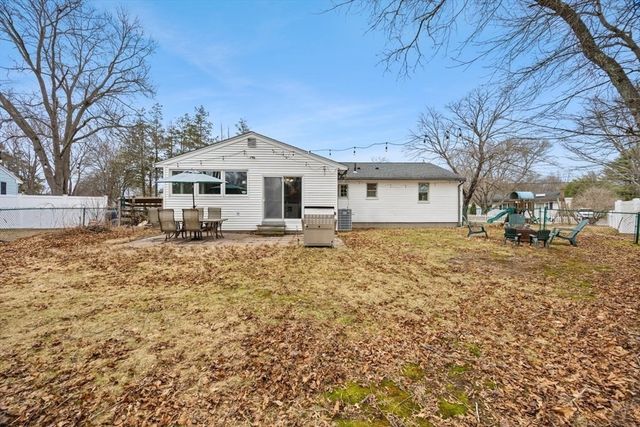 27 Suffolk Rd, Sharon, MA 02067