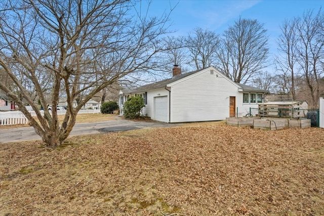 27 Suffolk Rd, Sharon, MA 02067