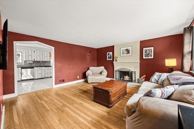 27 Suffolk Rd, Sharon, MA 02067