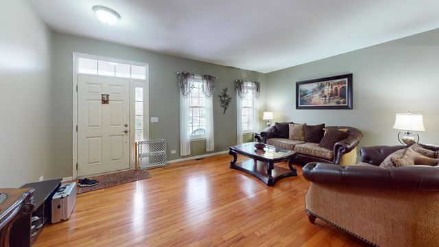 4132 Hoffman Street, Plano, IL 60545