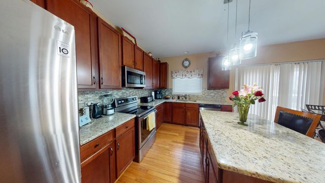 4132 Hoffman Street, Plano, IL 60545