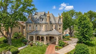 809-819 Hall Street, St Joseph, MO 64501