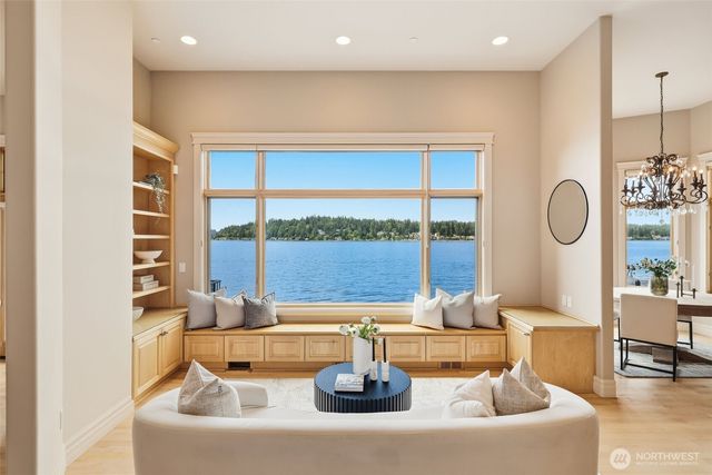 2837 E Lake Sammamish Parkway NE, Sammamish, WA 98074