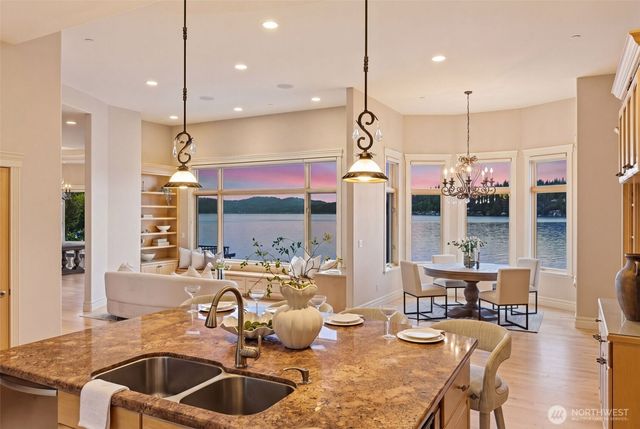 2837 E Lake Sammamish Parkway NE, Sammamish, WA 98074
