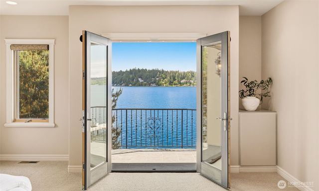 2837 E Lake Sammamish Parkway NE, Sammamish, WA 98074