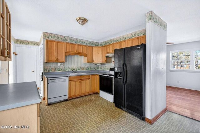 233 Normandy Drive, Wilmington, NC 28412