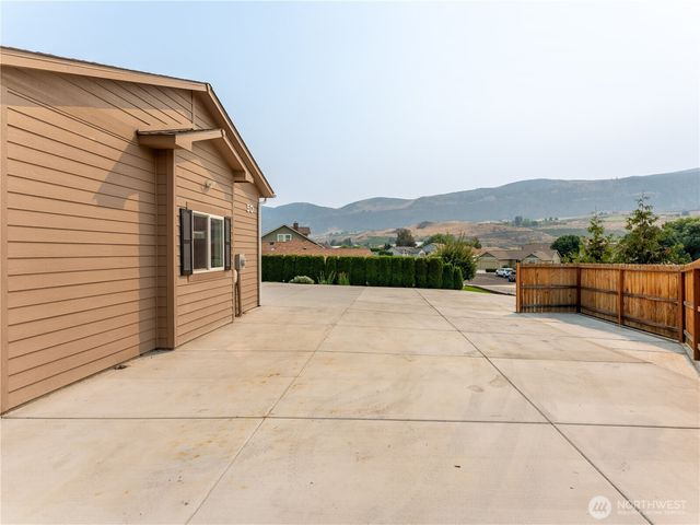 50 Luther Court, Malaga, WA 98828