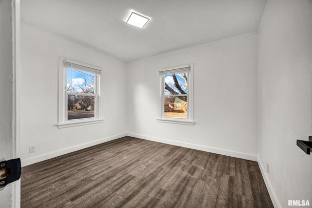 812 E SENECA Place, Peoria, IL 61603