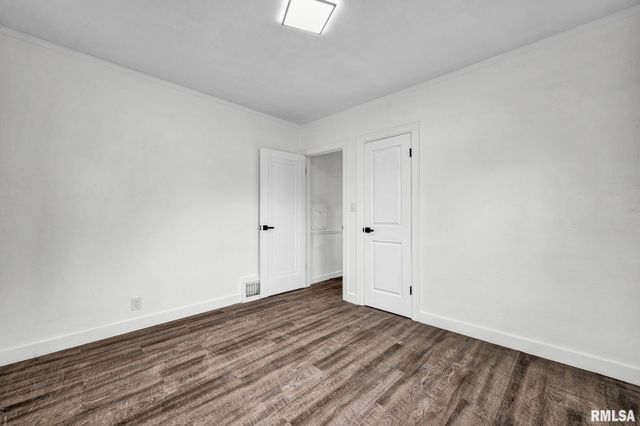 812 E SENECA Place, Peoria, IL 61603