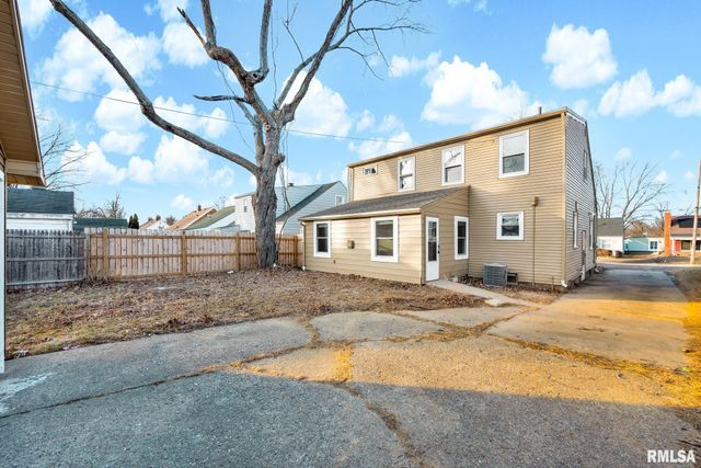 812 E SENECA Place, Peoria, IL 61603