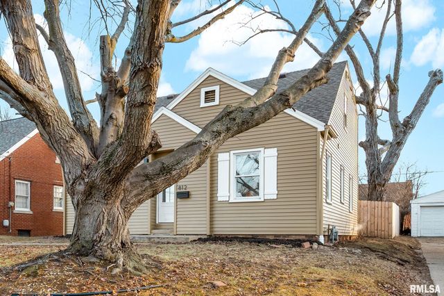 812 E SENECA Place, Peoria, IL 61603