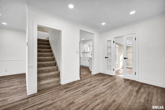 812 E SENECA Place, Peoria, IL 61603