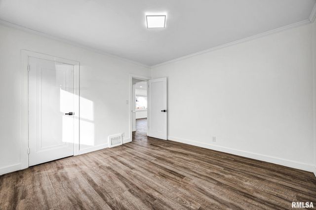 812 E SENECA Place, Peoria, IL 61603