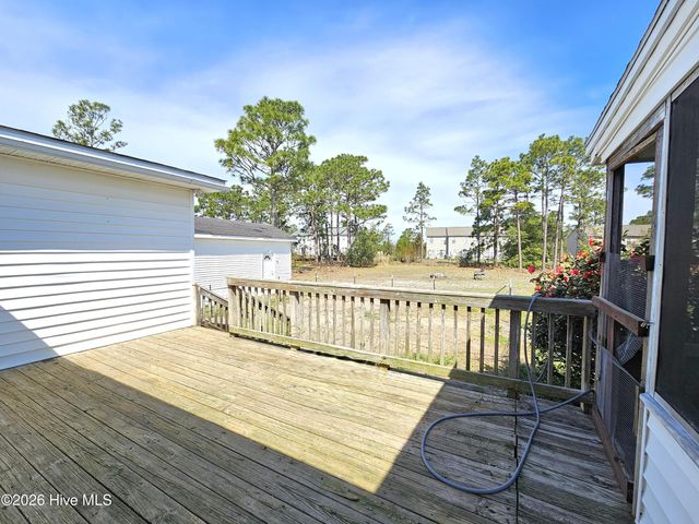 202 Castlebury Lane, Hubert, NC 28539