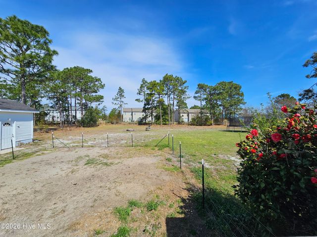 202 Castlebury Lane, Hubert, NC 28539