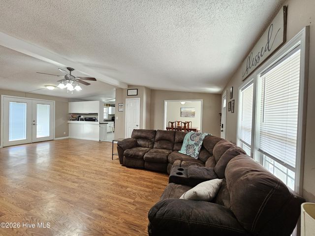 202 Castlebury Lane, Hubert, NC 28539