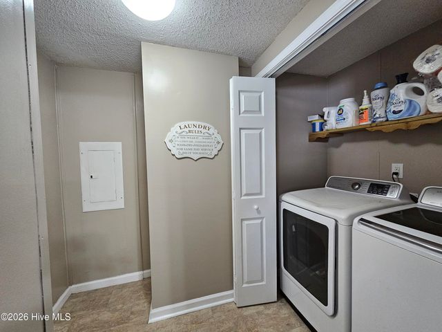 202 Castlebury Lane, Hubert, NC 28539