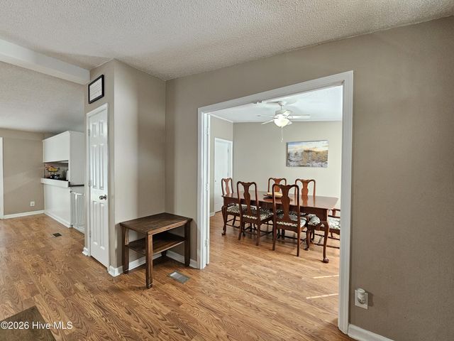 202 Castlebury Lane, Hubert, NC 28539