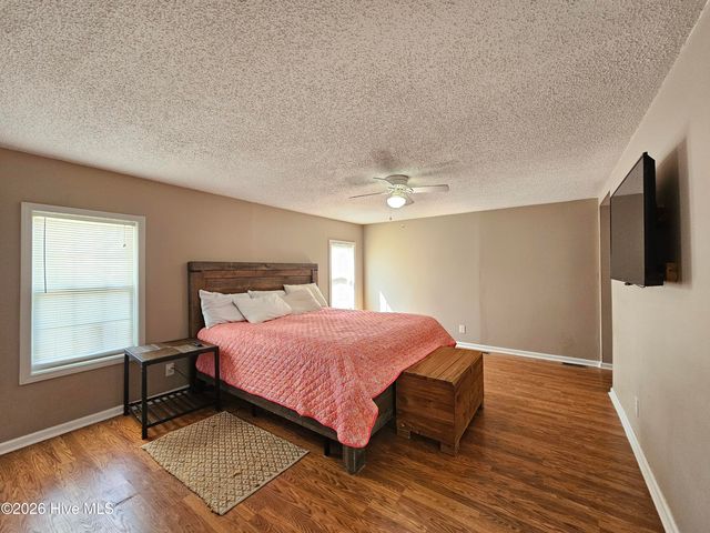 202 Castlebury Lane, Hubert, NC 28539