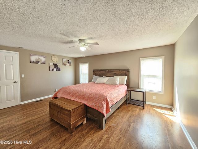 202 Castlebury Lane, Hubert, NC 28539