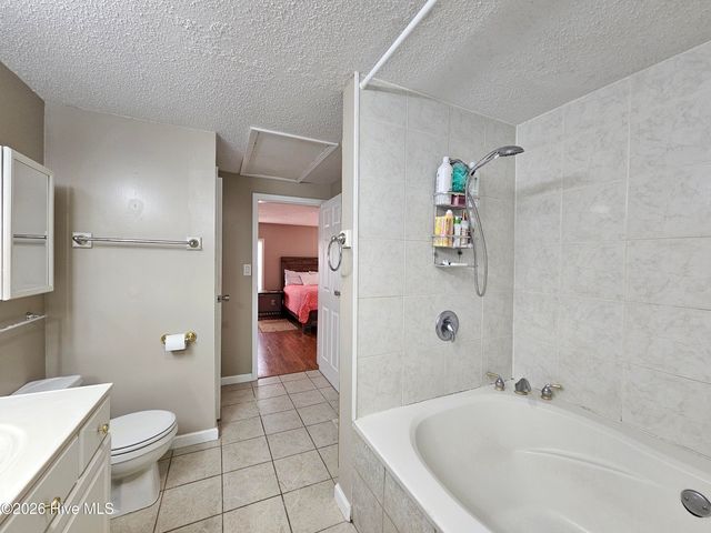 202 Castlebury Lane, Hubert, NC 28539