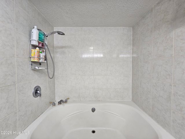 202 Castlebury Lane, Hubert, NC 28539