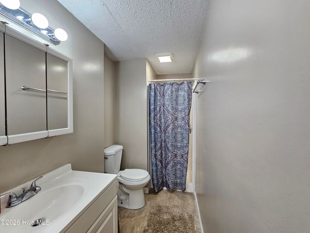 202 Castlebury Lane, Hubert, NC 28539