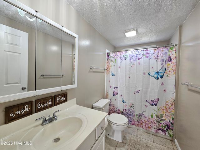 202 Castlebury Lane, Hubert, NC 28539