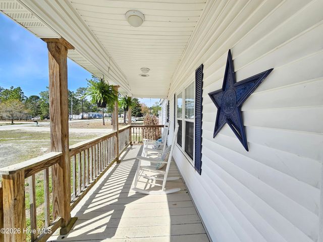 202 Castlebury Lane, Hubert, NC 28539