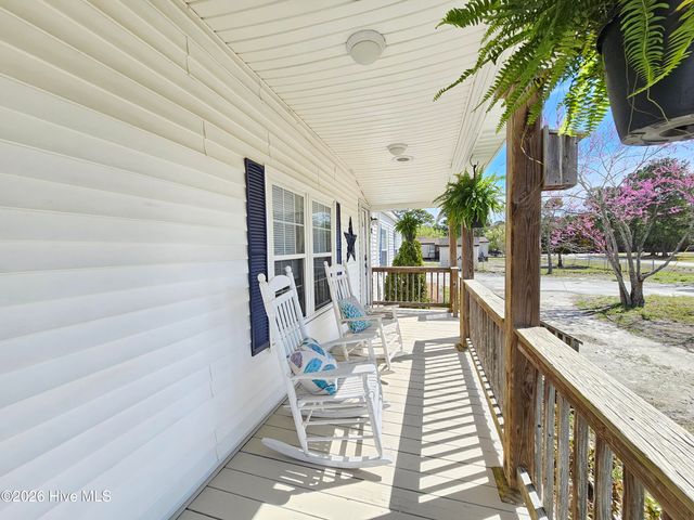 202 Castlebury Lane, Hubert, NC 28539