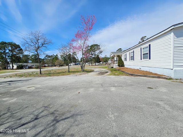 202 Castlebury Lane, Hubert, NC 28539