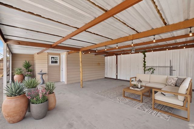 1100 S Brighton Avenue, Dallas, TX 75208