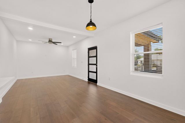 1100 S Brighton Avenue, Dallas, TX 75208