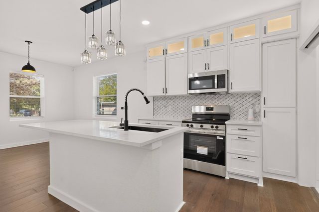 1100 S Brighton Avenue, Dallas, TX 75208