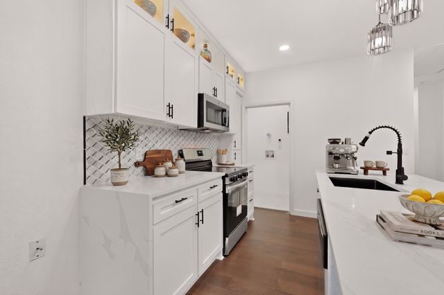 1100 S Brighton Avenue, Dallas, TX 75208