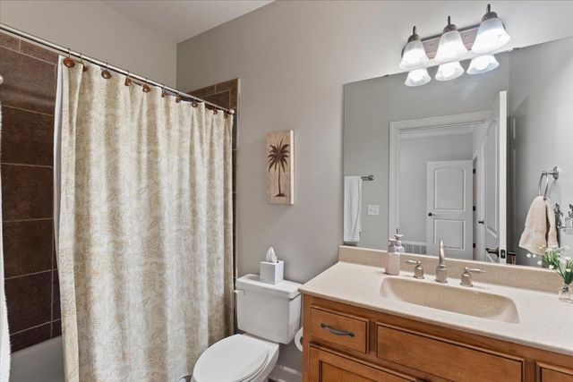 4549 MOUNT GILLESPIE DR, Lakeland, TN 38002