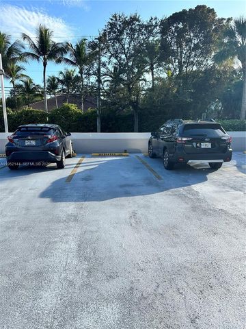 9001 SW 94th St, Miami, FL 33176