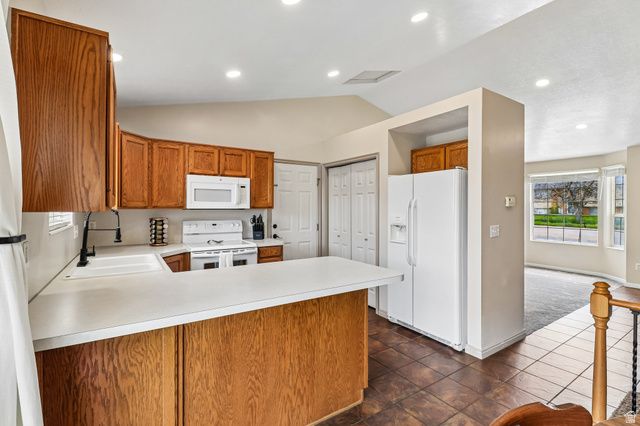 2896 W 6000 S, Roy, UT 84067