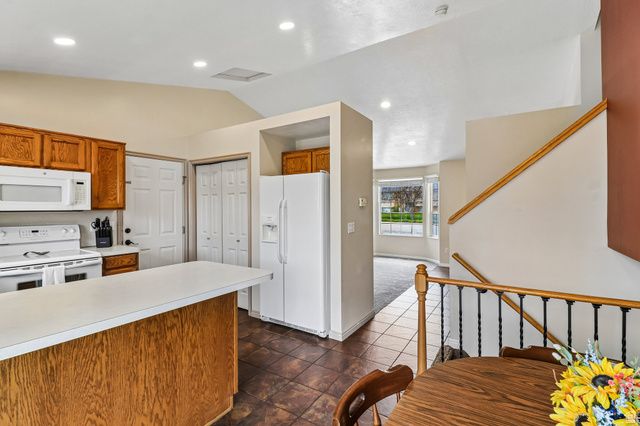 2896 W 6000 S, Roy, UT 84067