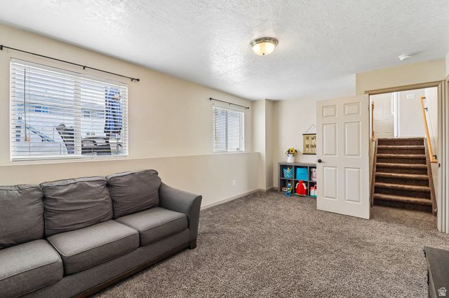 2896 W 6000 S, Roy, UT 84067