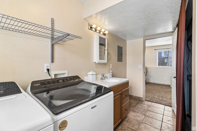 2896 W 6000 S, Roy, UT 84067