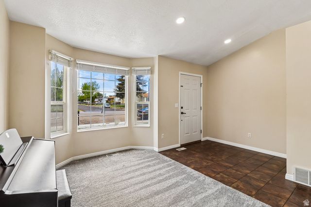 2896 W 6000 S, Roy, UT 84067