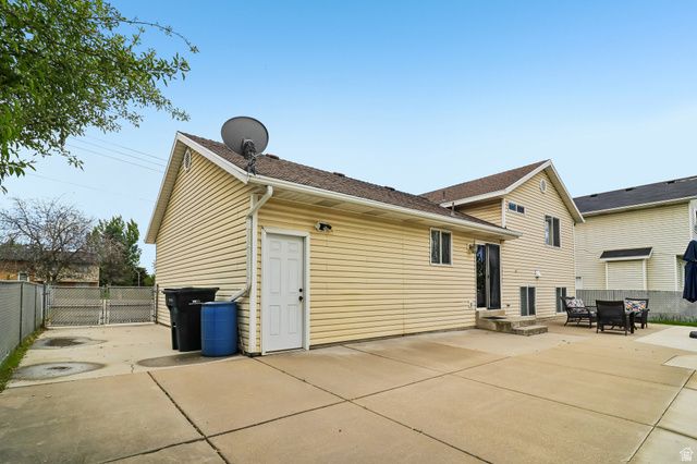 2896 W 6000 S, Roy, UT 84067