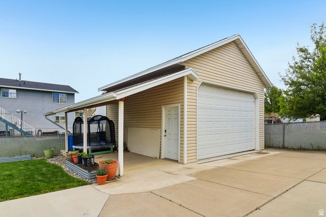 2896 W 6000 S, Roy, UT 84067