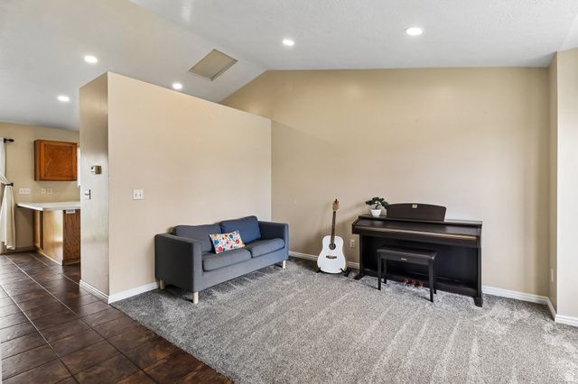 2896 W 6000 S, Roy, UT 84067