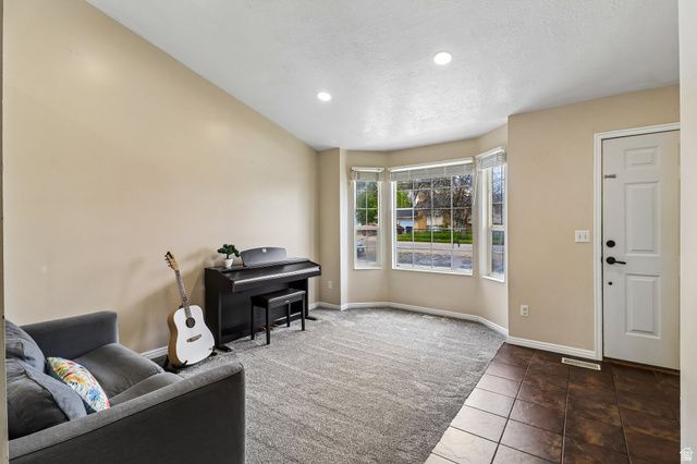 2896 W 6000 S, Roy, UT 84067