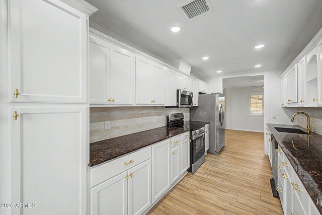 717 W DATIL Avenue, Apache Junction, AZ 85120