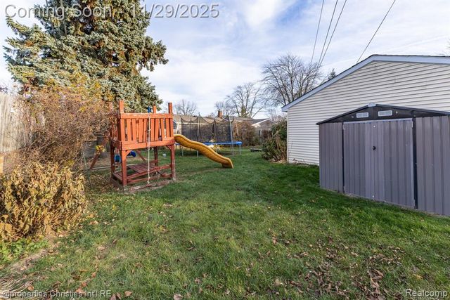 11899 Wheaton Drive, Sterling Heights, MI 48313