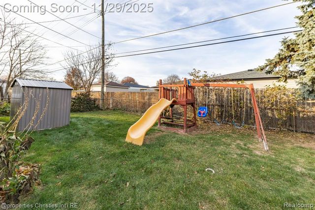 11899 Wheaton Drive, Sterling Heights, MI 48313